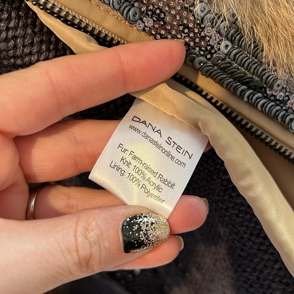 Gorgeous never worn rabbit fur vest - Picture 6 of 6